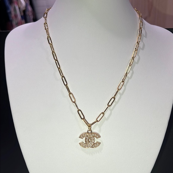 1412. Authentic Chanel Upcycled Gold Chain Necklace - Picture 1 of 4